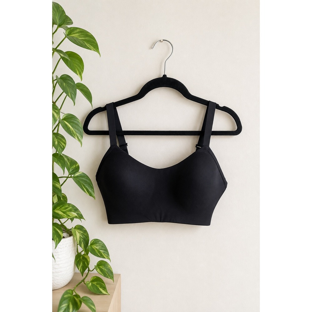 Knix L++ Black Wireless Bra Adjustable Straps Seamless Comfort Everyday Basic